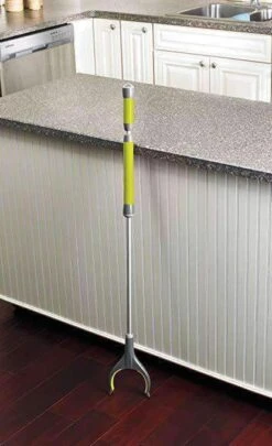 HealthSmart® GripLoc™ Sliding Reacher Grabber - 43 Inch Long -Health Care Store 91YsIcRPmYL