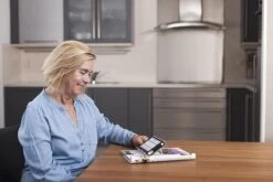 Optelec Compact 6 HD Speech - 6 Inch Touch Screen Vision Magnifier -Health Care Store optelec compact 6 hd reading an article lr