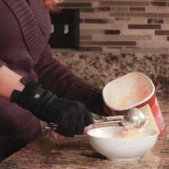 Core Products Swede-O Thermal Carpal Tunnel Glove -Health Care Store wst 6839 use icecream 19 0115 LR RGB 19 0116 SB 540x 2a49e678 66ca 497a a84e 415b0dc626e3